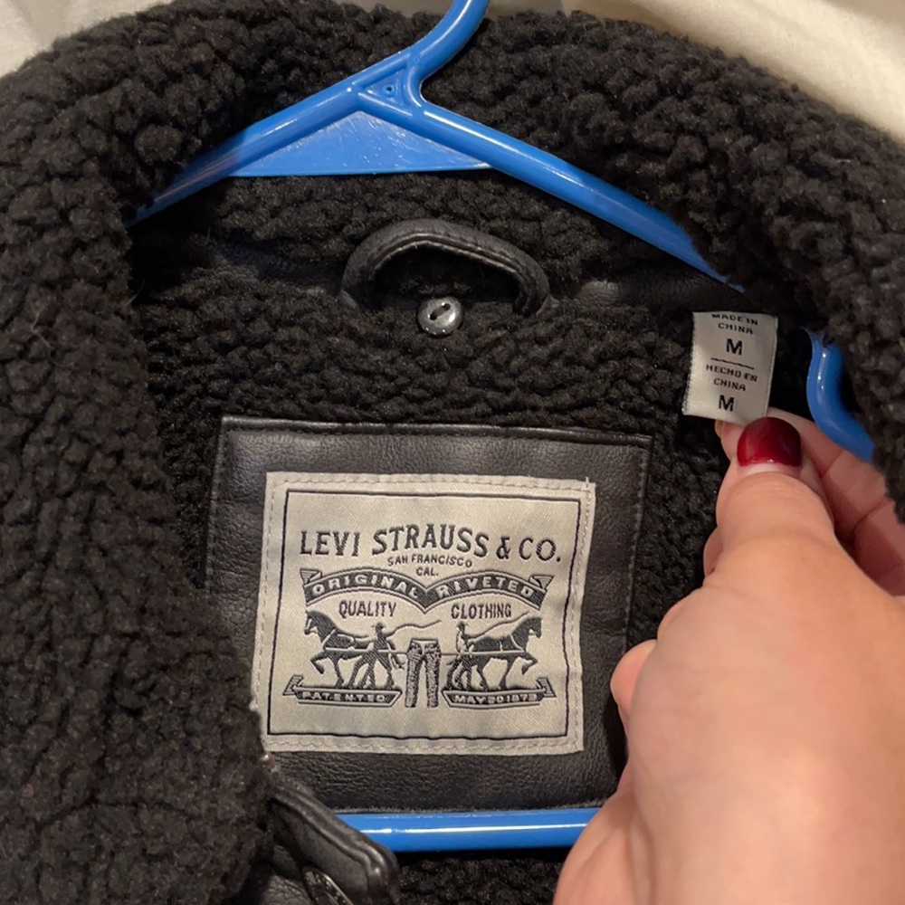Black Leather Sherpa Levi’s Jacket - image 2